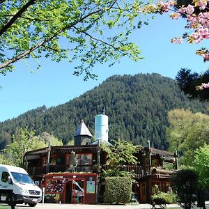 Queenstown Holiday Park Creeksyde